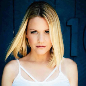 Carrie Keagan ,Кэрри Киган